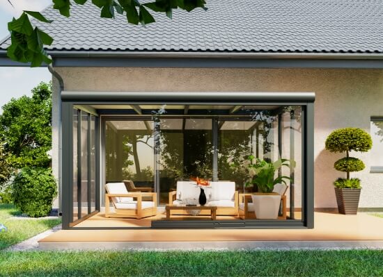 Szklane zadaszenie tarasu z montażem